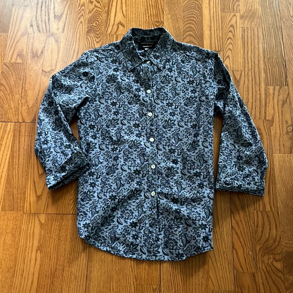 Cotton woman’s button down, 3/4 sleeve top. Size 4.